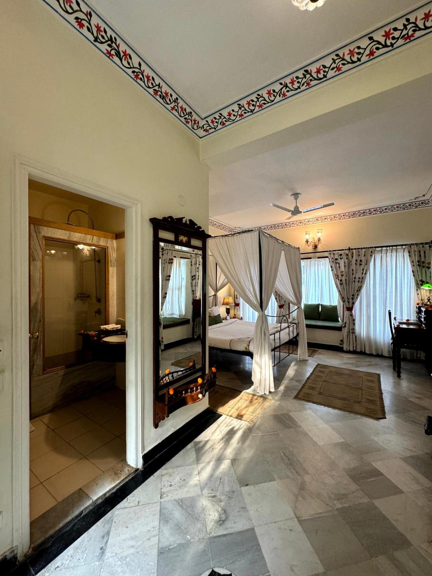 Udai Kothi Hotel Udaipur Luaran gambar